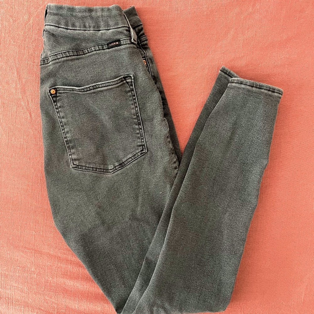 H&M Distressed Jeans, size 2
